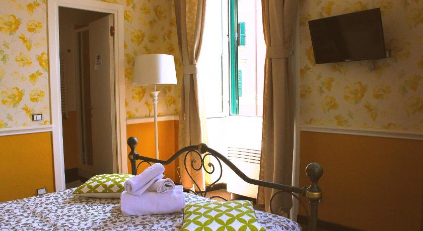 Image of Deluxe Triple Room 0