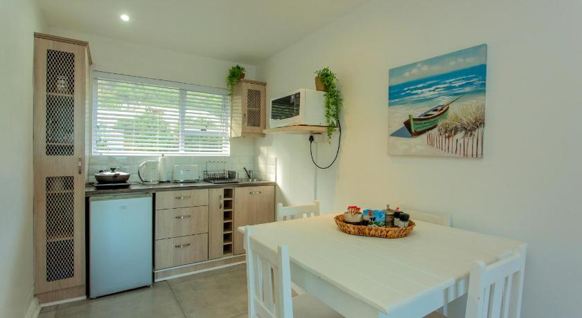 Image de Studio avec Balcon (Studio with Balcony) 1