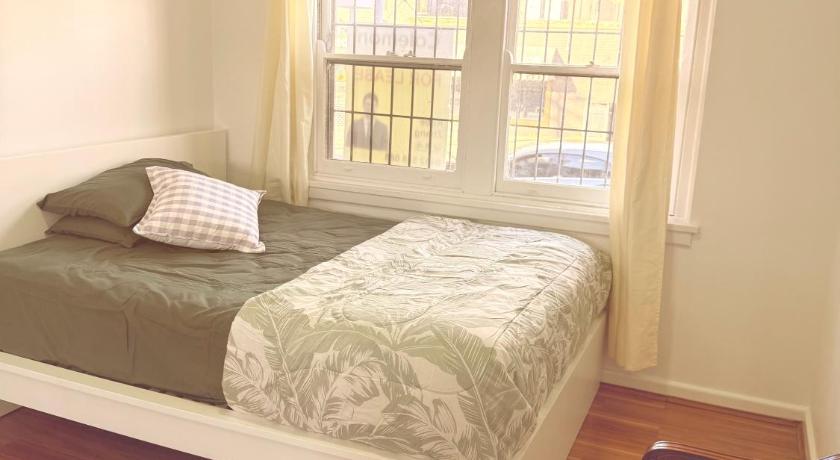 Shipradi Homes - Beautiful unit in Prime location - image 9