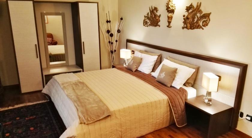 Image of Superior King Room with balcony 0