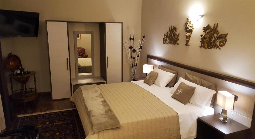 Image of Superior King Room with balcony 7