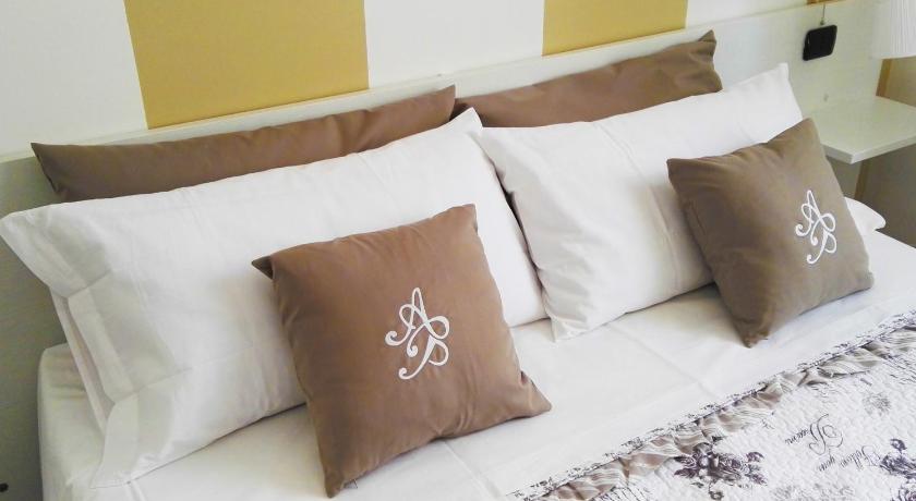 Image of Deluxe Room 14