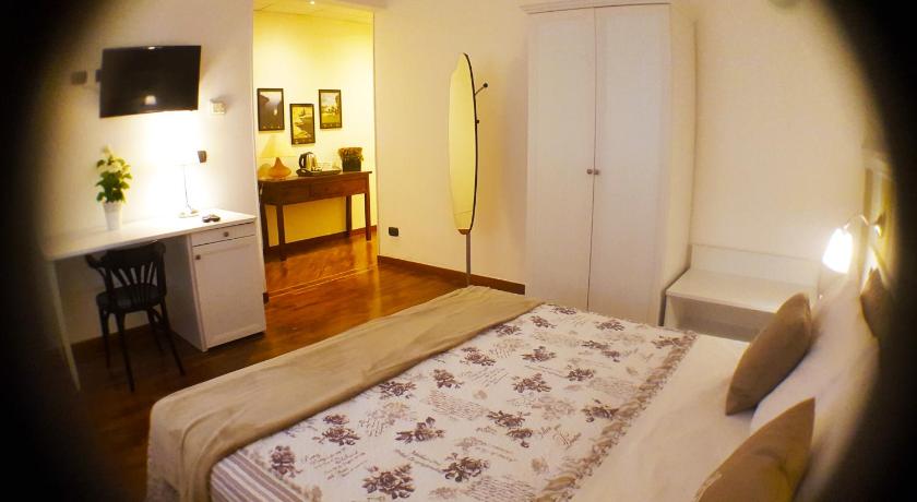 Image of Deluxe Room 13