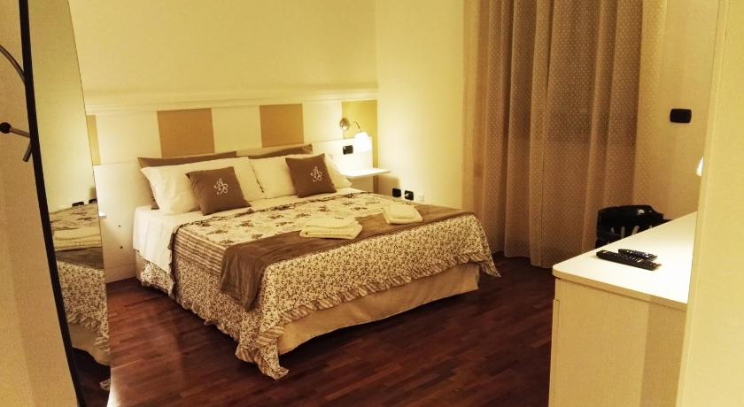 Image of Deluxe Room 4