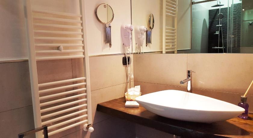 Image of Deluxe Room 14
