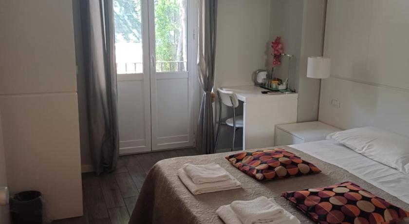 ローマ Room and Apartment Rome 4つ星 ホテル スイート