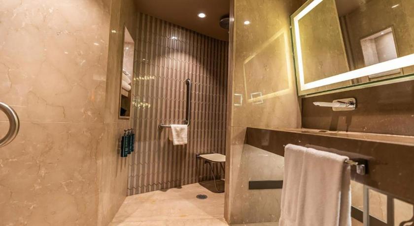 Image of King Accessible Guest Room 1