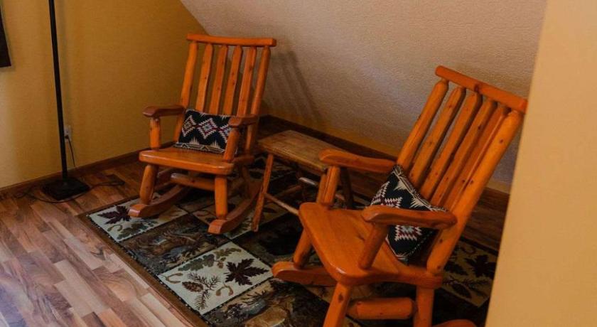 Rockbridge Cheerful Two Bdrm Cabin with Hot Tub & Pet Friendly 4-Star Accommodation amenity