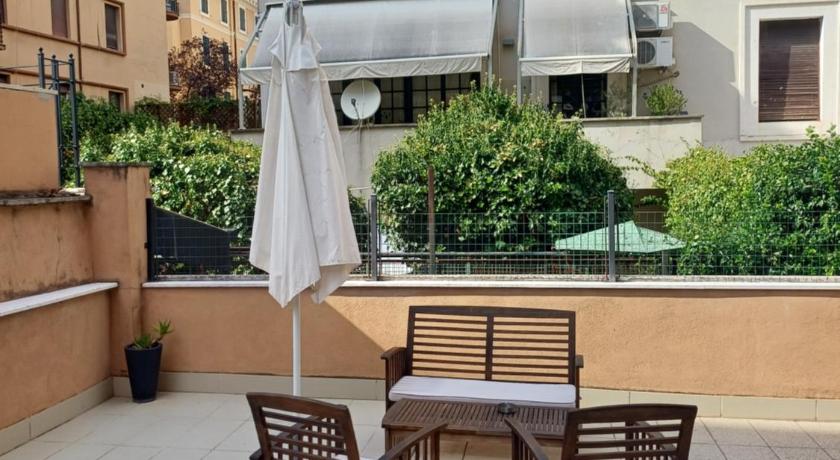 ローマ Room and Apartment Rome 4つ星 ホテル 外観