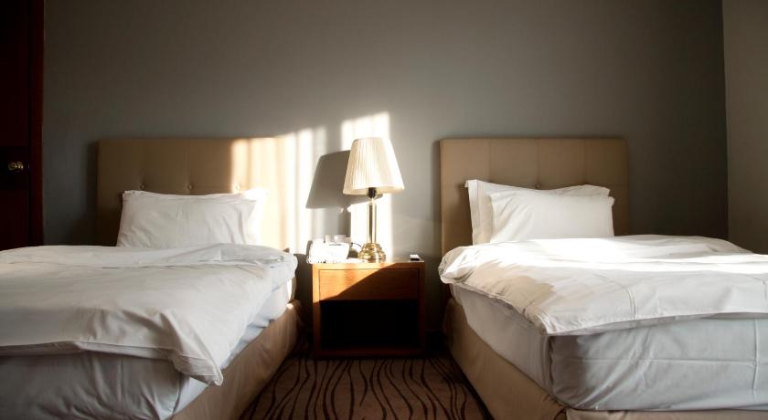 Image of Standard King or Twin Bed - Double Use 10