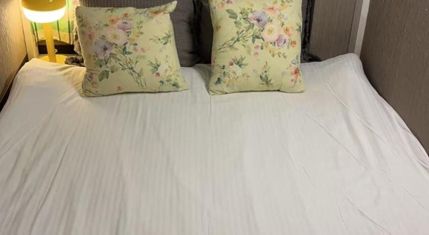 Sky hotel 06#睛空塔热门旅游景区 最近车站步行3分钟 机场直达 周边有便利店 商场 温泉 购物餐饮方便