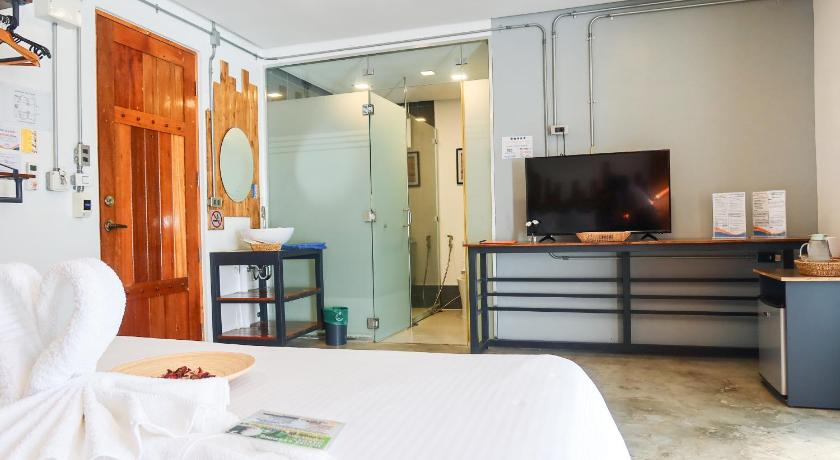 Image of Standard suite balcony 14