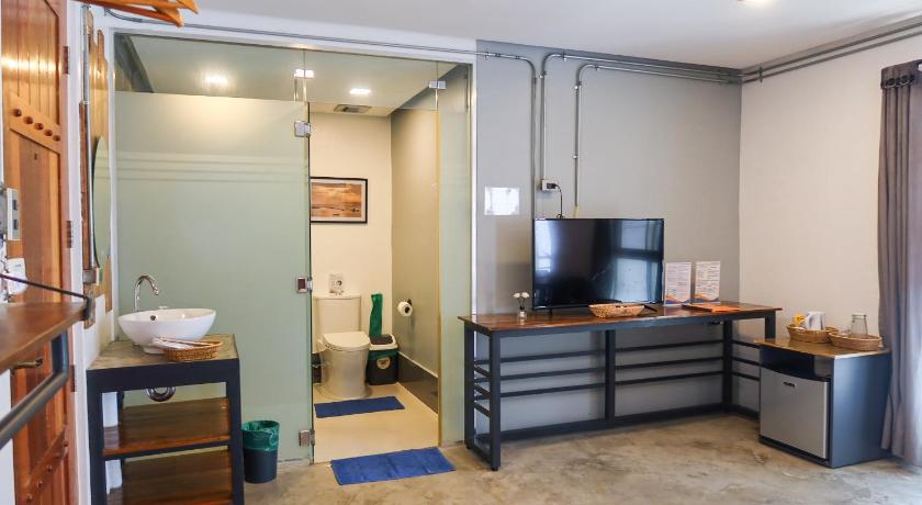 Image of Standard suite balcony 16