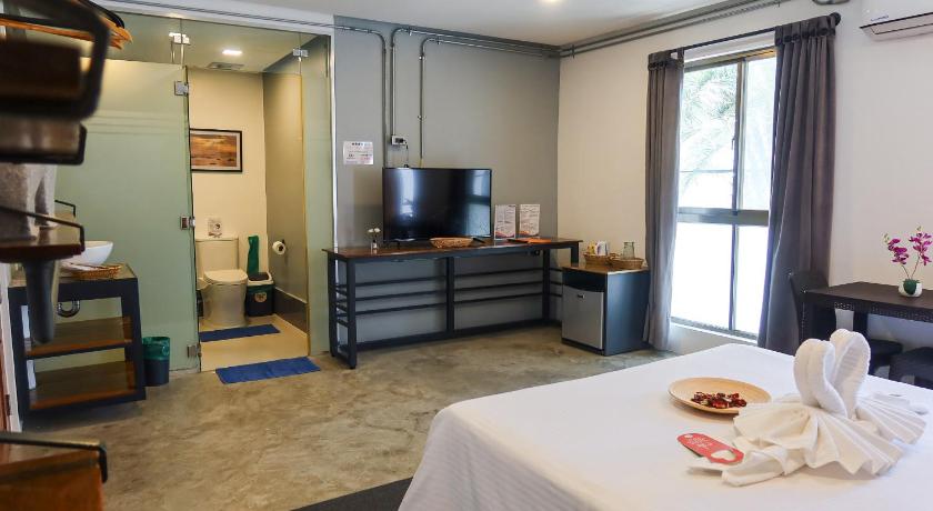 Image of Standard suite balcony 13