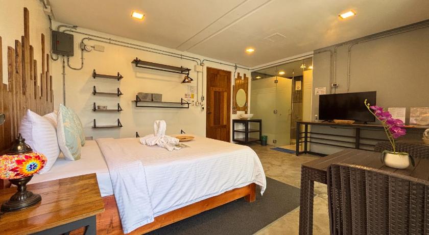 Image of Standard suite balcony 7