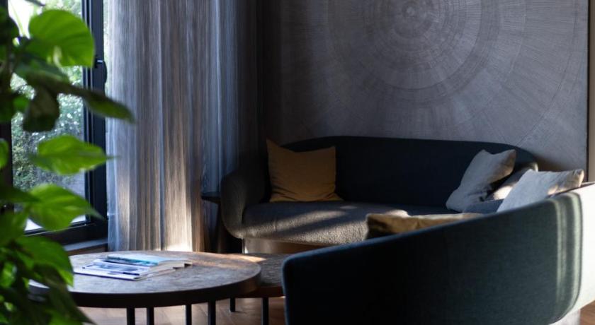 Image of Penthouse 7