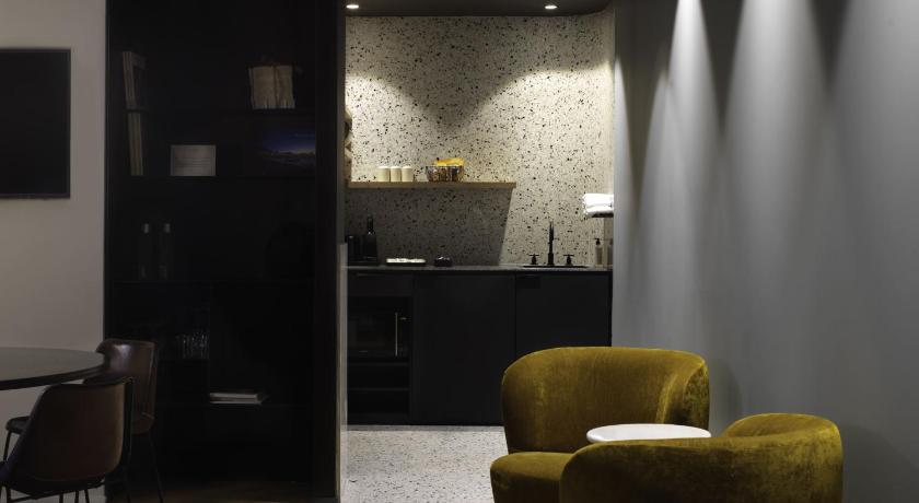 Image of King Suite 1