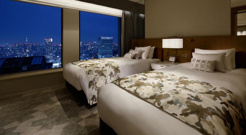 Image of Premier Grand Suite Twin with Club Lounge Access 1