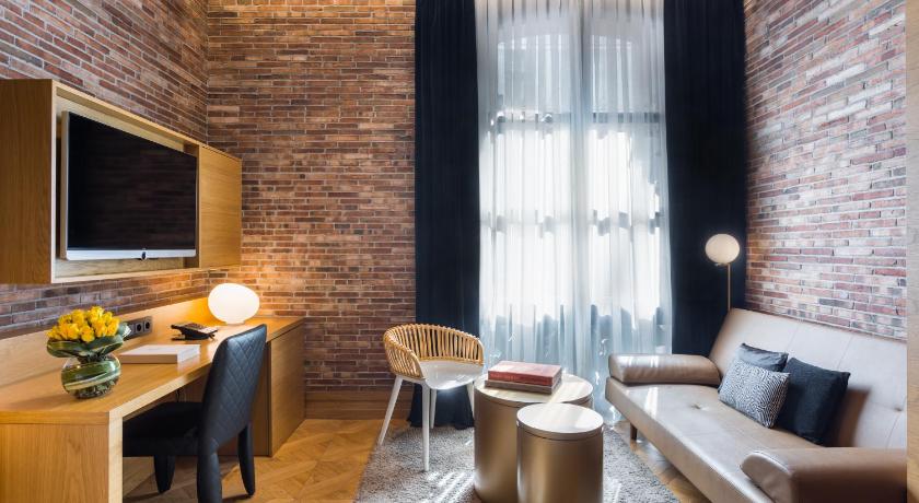 Image of Barcelona Junior Suite 16