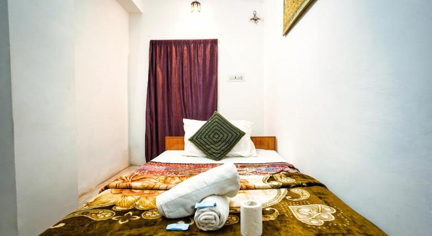 Image of Single Room with Private Bathroom 0