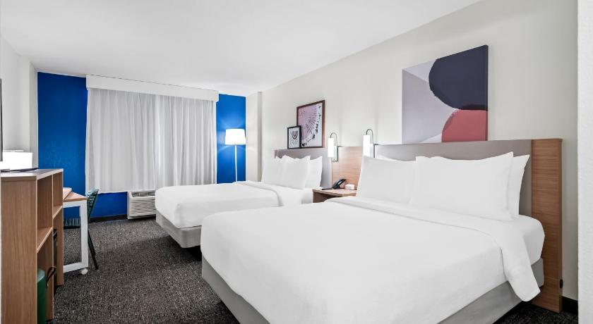 Image of 2 Queen Beds 0