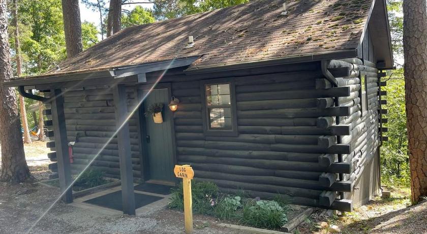 尤里卡斯普林斯 Authentic Log Cabin with Full Kitchen, Fireplace a 4星级 住宿 外观