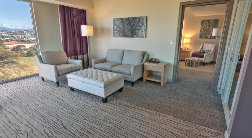 Image of One-Bedroom Large King Suite with Panoramic View, Balcony and Soaking Tub - Club Access/High Floor 8