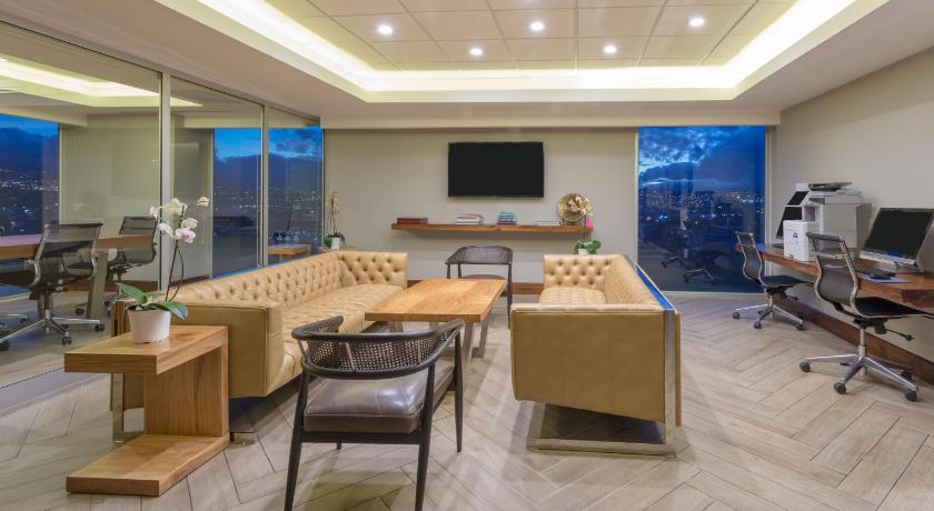 Image of One-Bedroom Large King Suite with Panoramic View, Balcony and Soaking Tub - Club Access/High Floor 9
