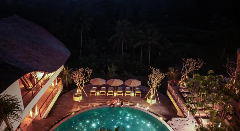 バリ Bambootel Sawah View 5つ星 ホテル 外観