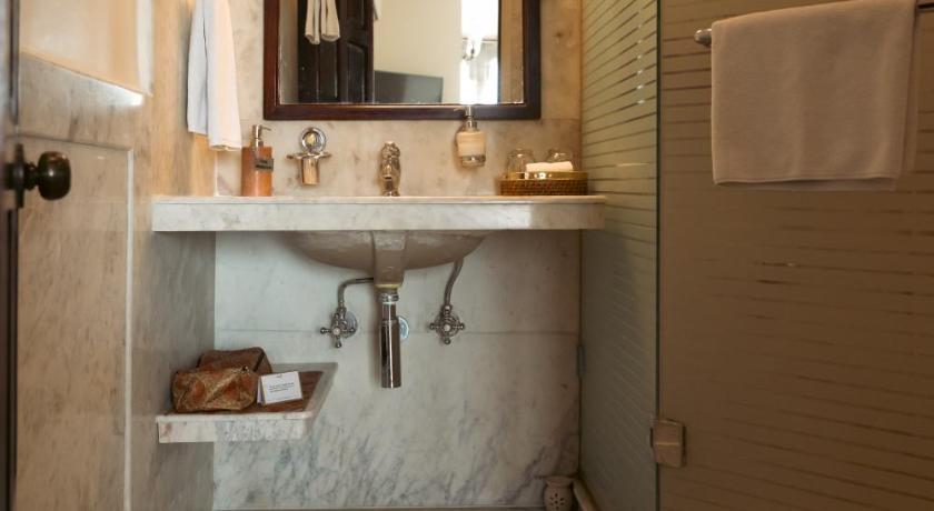 Image of Varun Burj with Ganges View 2