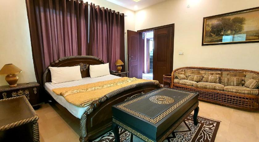 Hotel Luxe Height Lahore - image 4