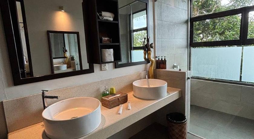 Image of Canopy Suite 8