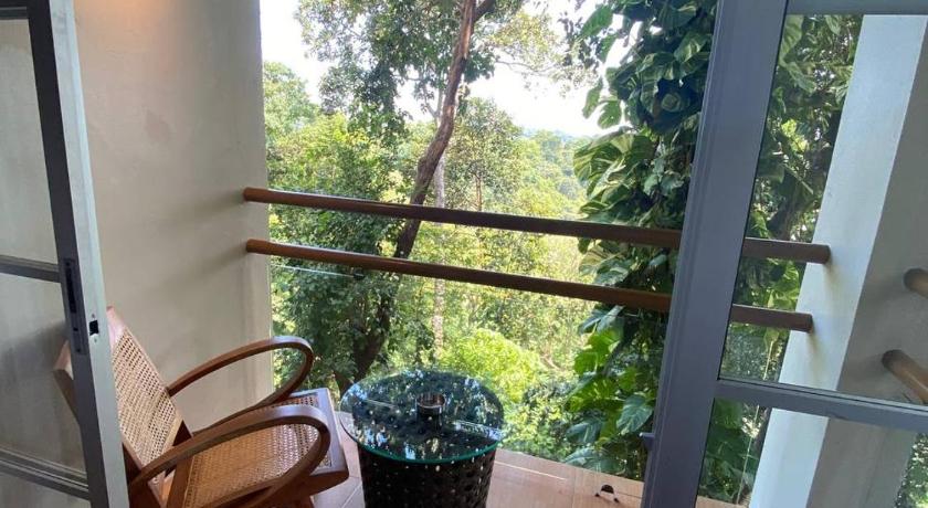 Image of 2-Bedroom Triple Storey Cottage 1