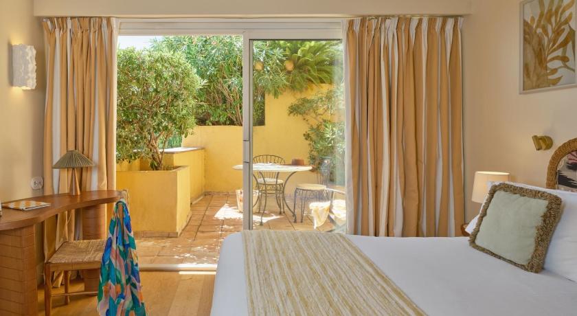 Immagine di Superior Double Room with garden view or courtyard view 0