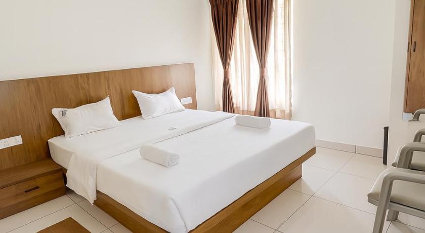 Savi Service Apartments - image 22