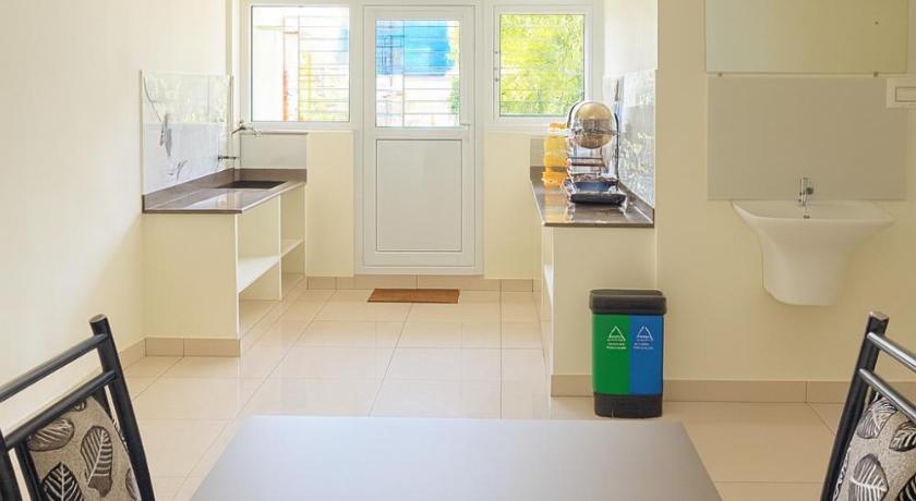 Savi Service Apartments - image 8