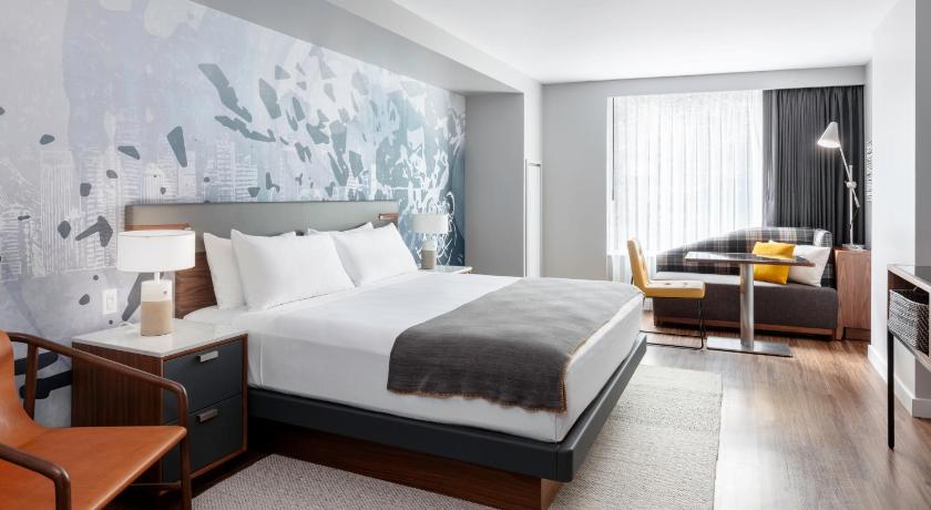 Image of 1 King Bed Hearing Accessible 0