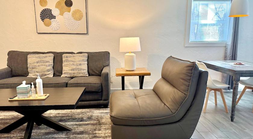 오클라호마 시티 (OK) 1BR Apt 4 mins to OCU Monthly 20 #19B 3성급 숙소 스위트룸