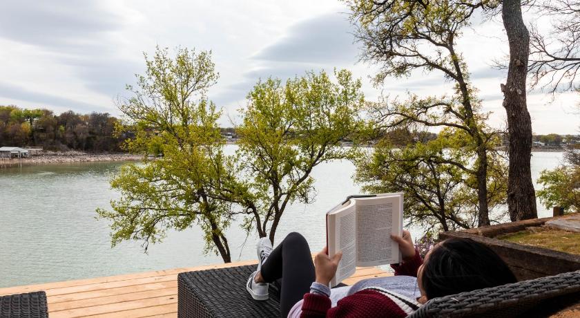 브리지포트 (TX) Lakefront Home with Hot Tub and Private Dock 4성급 숙소 부대시설