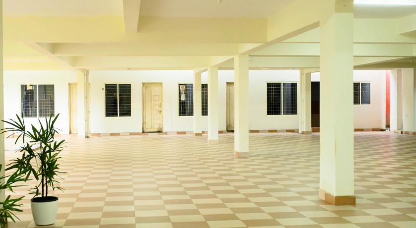 Savi Service Apartments - image 21