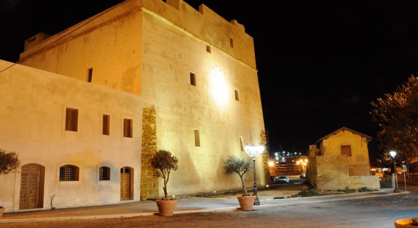 ポルト・エンペードクレ Casa Sanfilippo 3つ星 ゲストハウス 外観