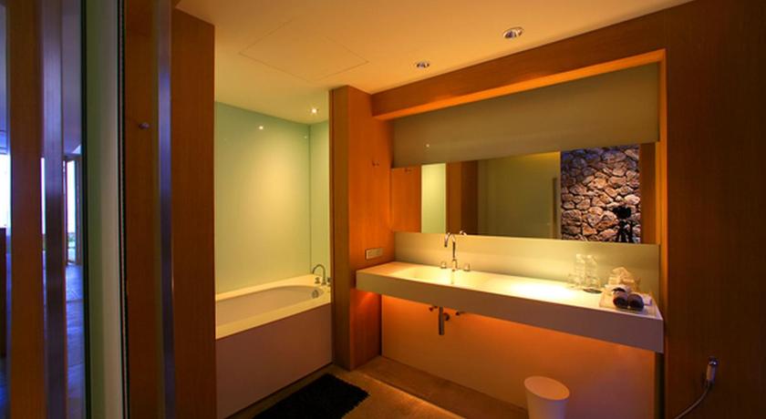 Image of Deluxe Pool Villa Ocean View King 6