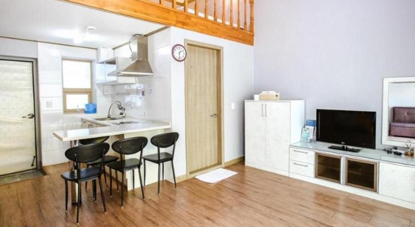 Gangwon-do Inje Good Morning Pension 2-Star Guesthouse pool