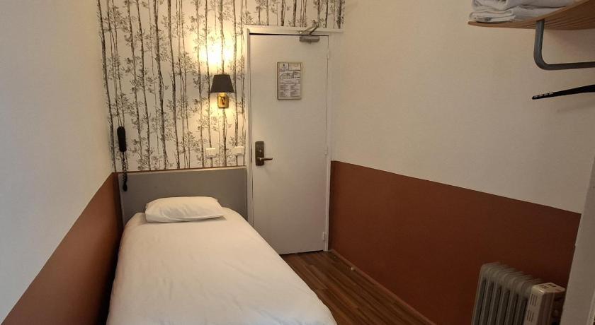 Image of Single Room with Shared Toilet 2