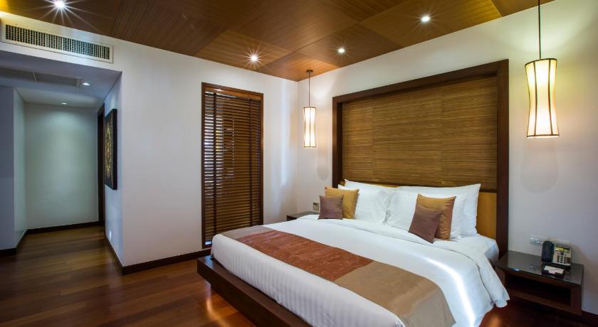 Image of Royal Seaview Jacuzzi Penthouse - 3 BR 12