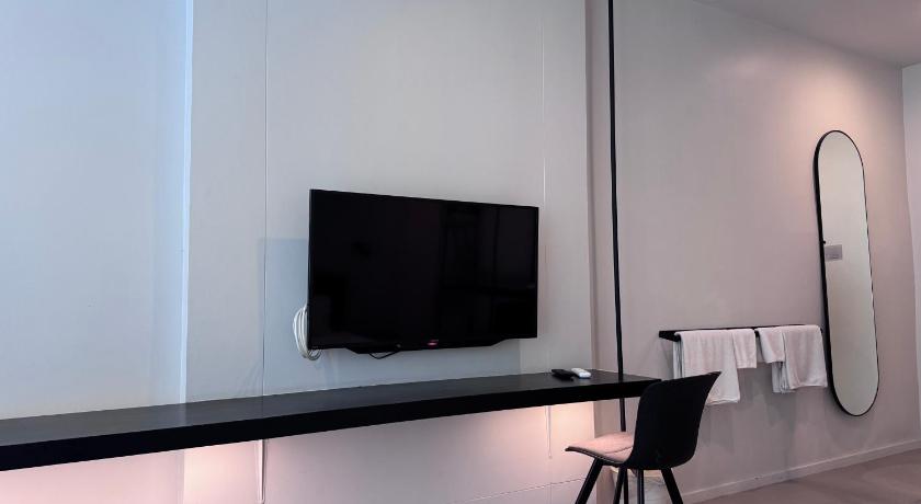 Image of Standard Triple Room Ground Floor 10