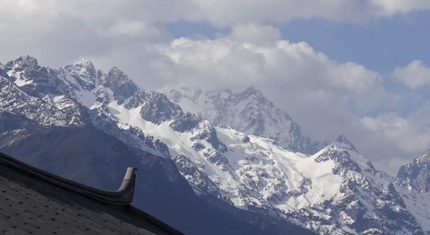 37 Courtyard - Jade Dragon Snow Mountain Panoramic Intangible Cultural Heritage Art B&B - Baisha Anc - image 31