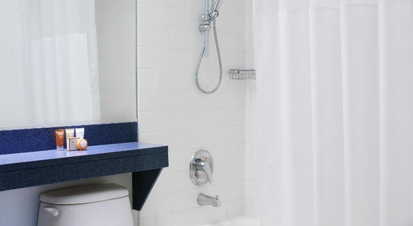 Image of Deluxe Room 8