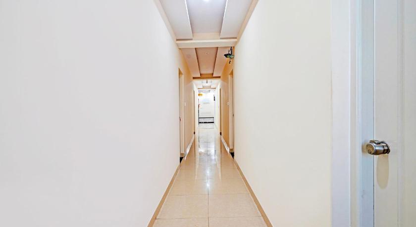 Collection O Niladri Road - image 7