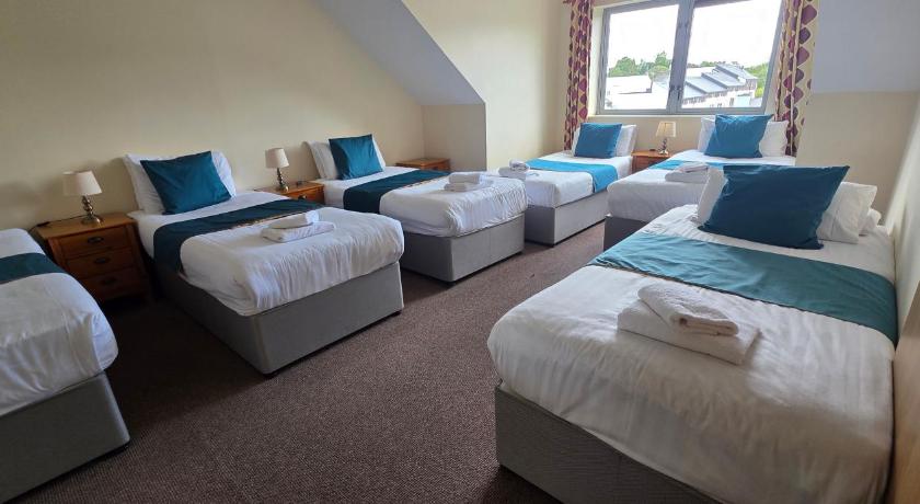 Image of Three-Bedroom Apartment 6